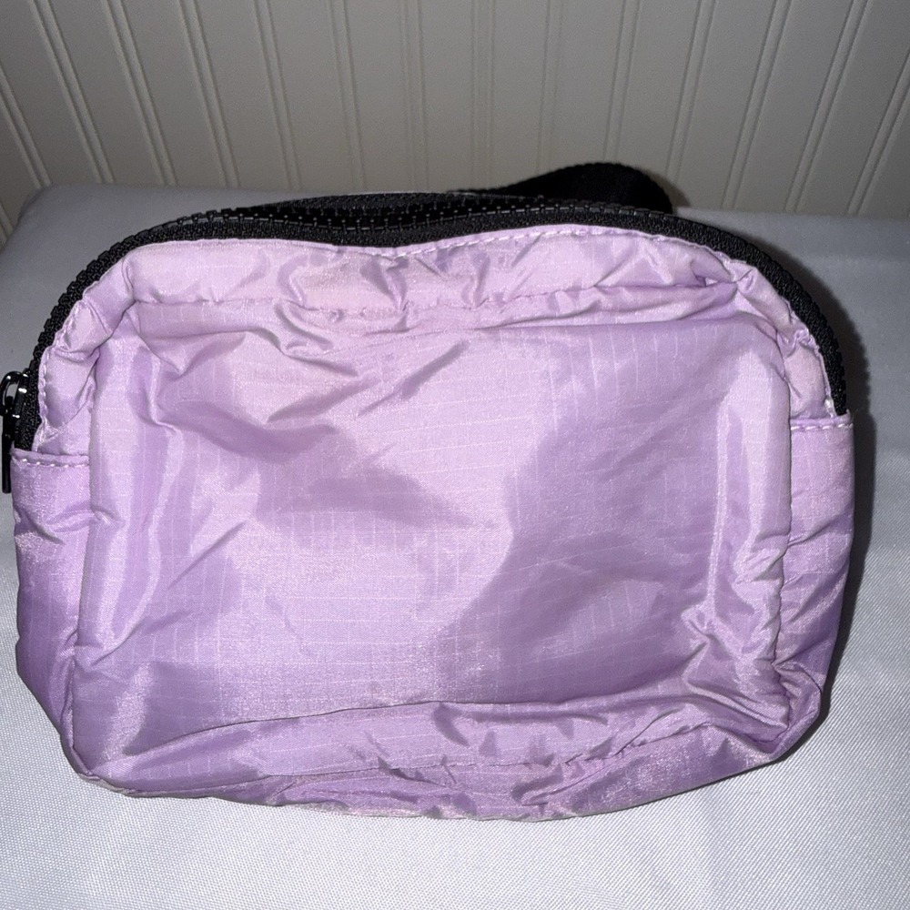 Baggu Fanny Pack Belt Crossbody Bag Purse Light Purple Lilac Lavender NWOT